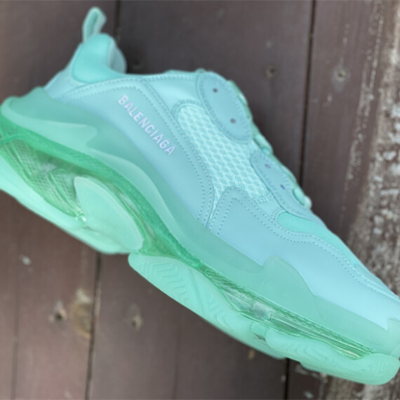 https://arvionstyle.vuta.site/pr/balenciaga-triple-s-aqua-544351-w2ga1-4500