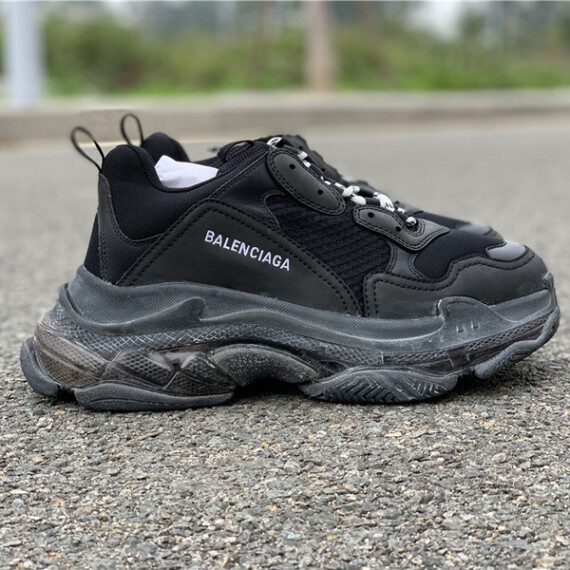 https://arvionstyle.vuta.site/pr/balenciaga-triple-s-black-54762-w09o1-1665