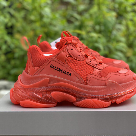 https://arvionstyle.vuta.site/pr/balenciaga-triple-s-red-544351-w0901-6500