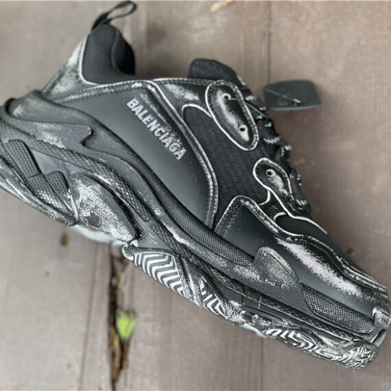 https://arvionstyle.vuta.site/pr/balenciaga-wmns-triple-s-sneaker-faded-black-524039-wn3-1000