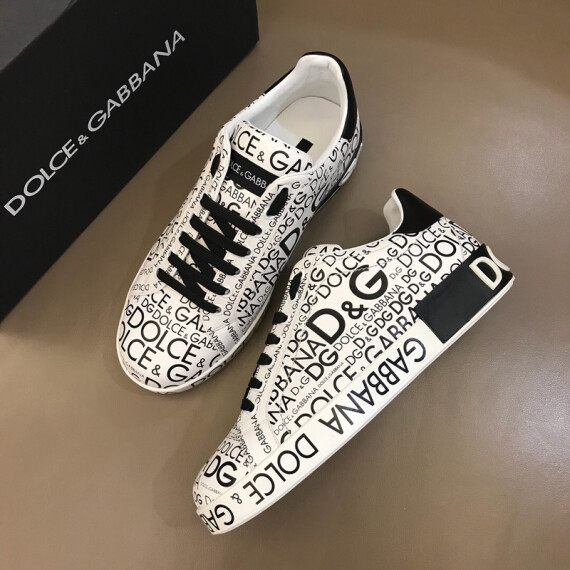 https://arvionstyle.vuta.site/pr/portofino-sneakers-docel-gabbana-cs1766-ax036-8b956