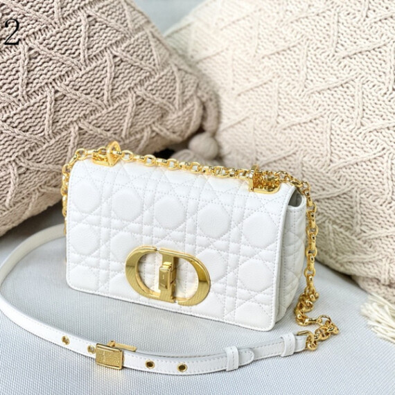 https://arvionstyle.vuta.site/pr/dior-white-yd1268-m9241-20-x12-x7-cm-1
