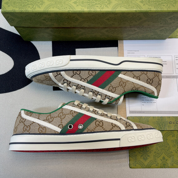 https://arvionstyle.vuta.site/pr/gts-gucci-tennis-1977-sneaker-606110-h0t10-8530