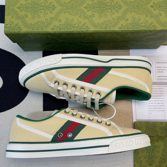https://arvionstyle.vuta.site/pr/gts-gucci-tennis-1977-sneaker-cream-and-green-606110-h0t10-8530