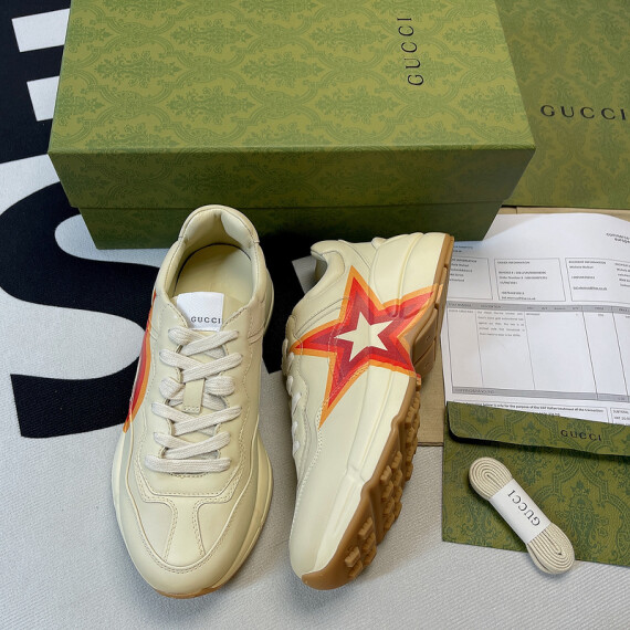 https://arvionstyle.vuta.site/pr/gucci-rhyton-sneaker-white-star
