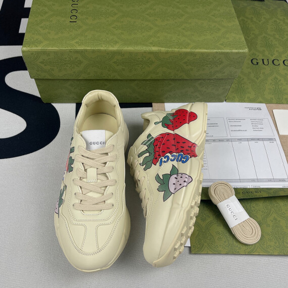 https://arvionstyle.vuta.site/pr/gucci-womens-rhyton-sneaker-with-gucci-strawberry