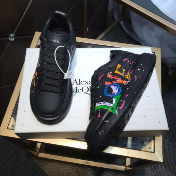 https://arvionstyle.vuta.site/pr/alexander-mcqueen-oversized-sneaker-in-black