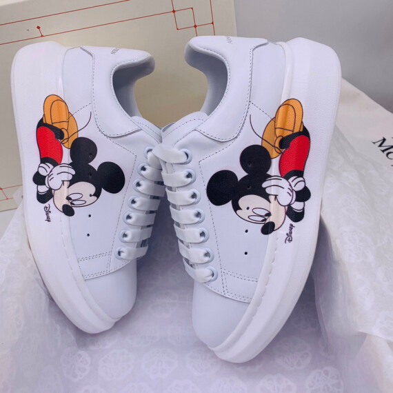 https://arvionstyle.vuta.site/pr/oversized-sneaker-mickey-white