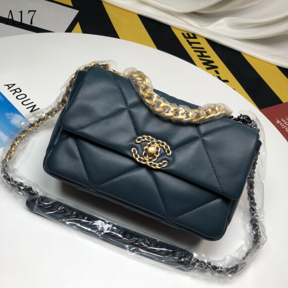 https://arvionstyle.vuta.site/pr/chanel-small-flap-bag-with-top-handle