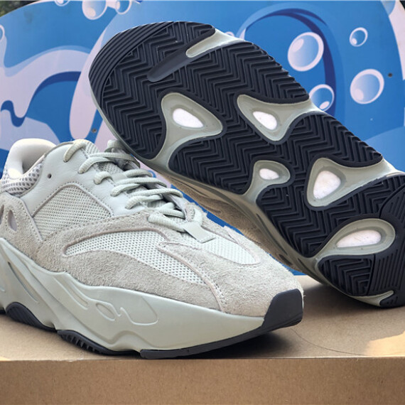 https://arvionstyle.vuta.site/pr/adidas-yeezy-boost-700-salt