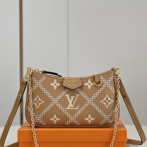 https://arvionstyle.vuta.site/pr/louis-vuitton-easy-pouch-on-strap-monogram-empreinte-leather