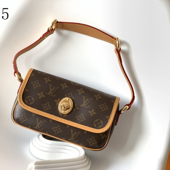https://arvionstyle.vuta.site/pr/louis-vuitton-tikal-pm-hand-bag-purse-monogram-canvas