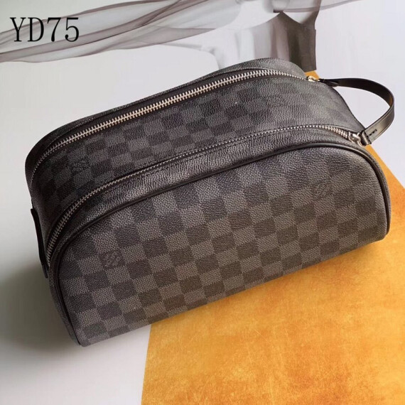 https://arvionstyle.vuta.site/pr/louis-vuitton-monogram-king-size-brown-toiletry-bag