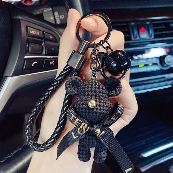 https://arvionstyle.vuta.site/pr/teddy-charm-luxury-keychain